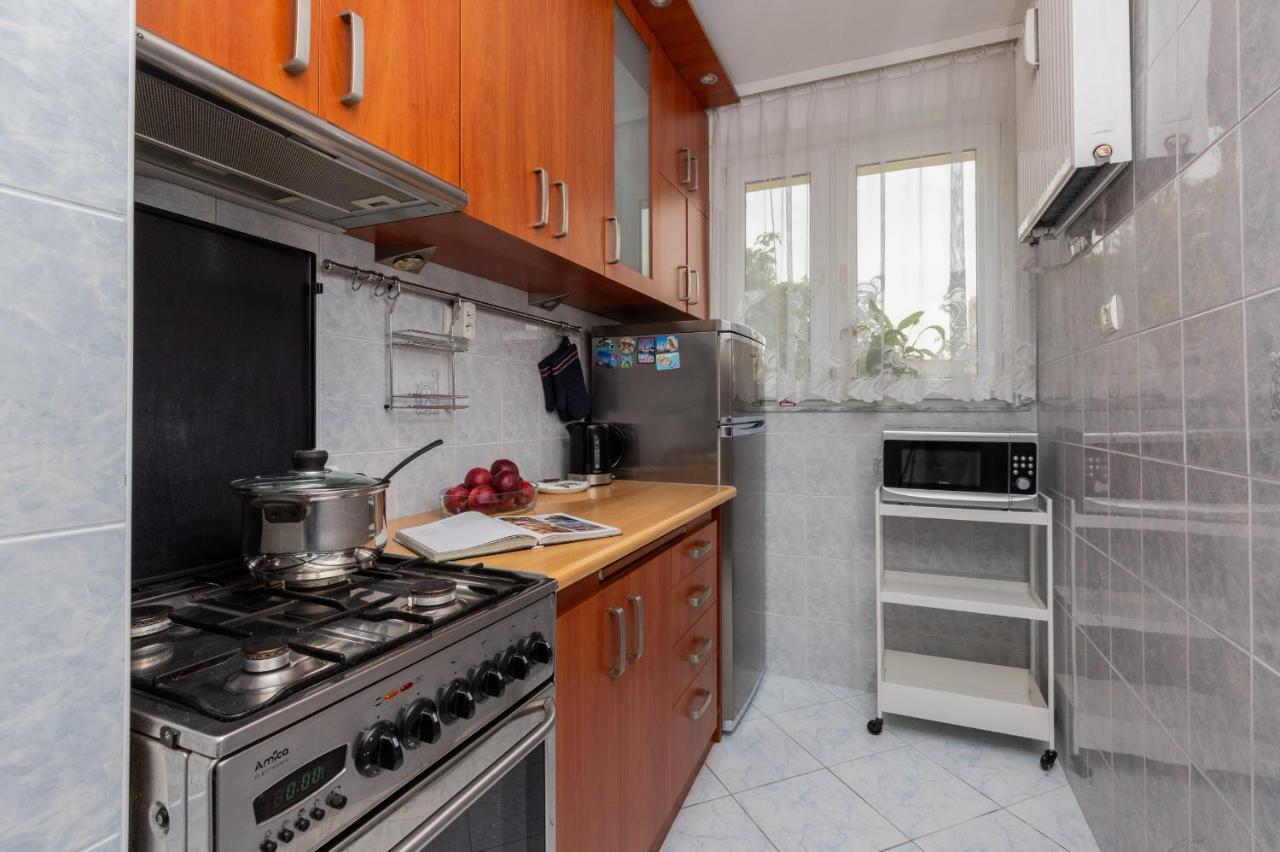 Family With Balcony In By Renters *